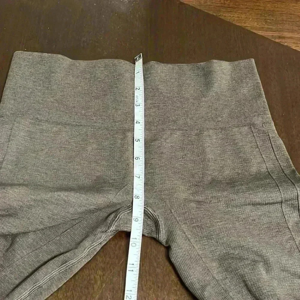 Lululemon crop legging - Picture 5 of 9